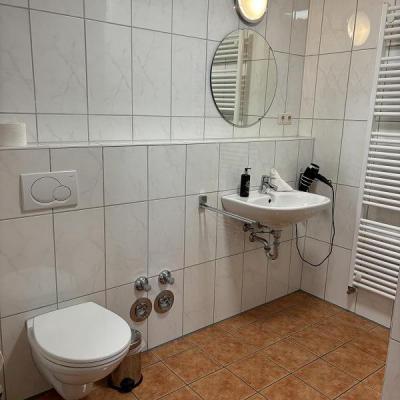 Albersrosenhof Appartement2024 05 Mittel